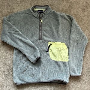 Patagonia women’s synchilla fleece, size M